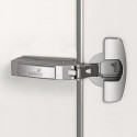 Charnière de porte fine Sensys 8646i TH 52 ici à visser, nickelée HETTICH